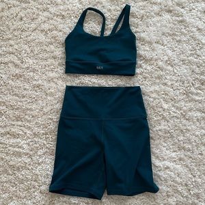 Set Active Two Piece Biker Shorts Set